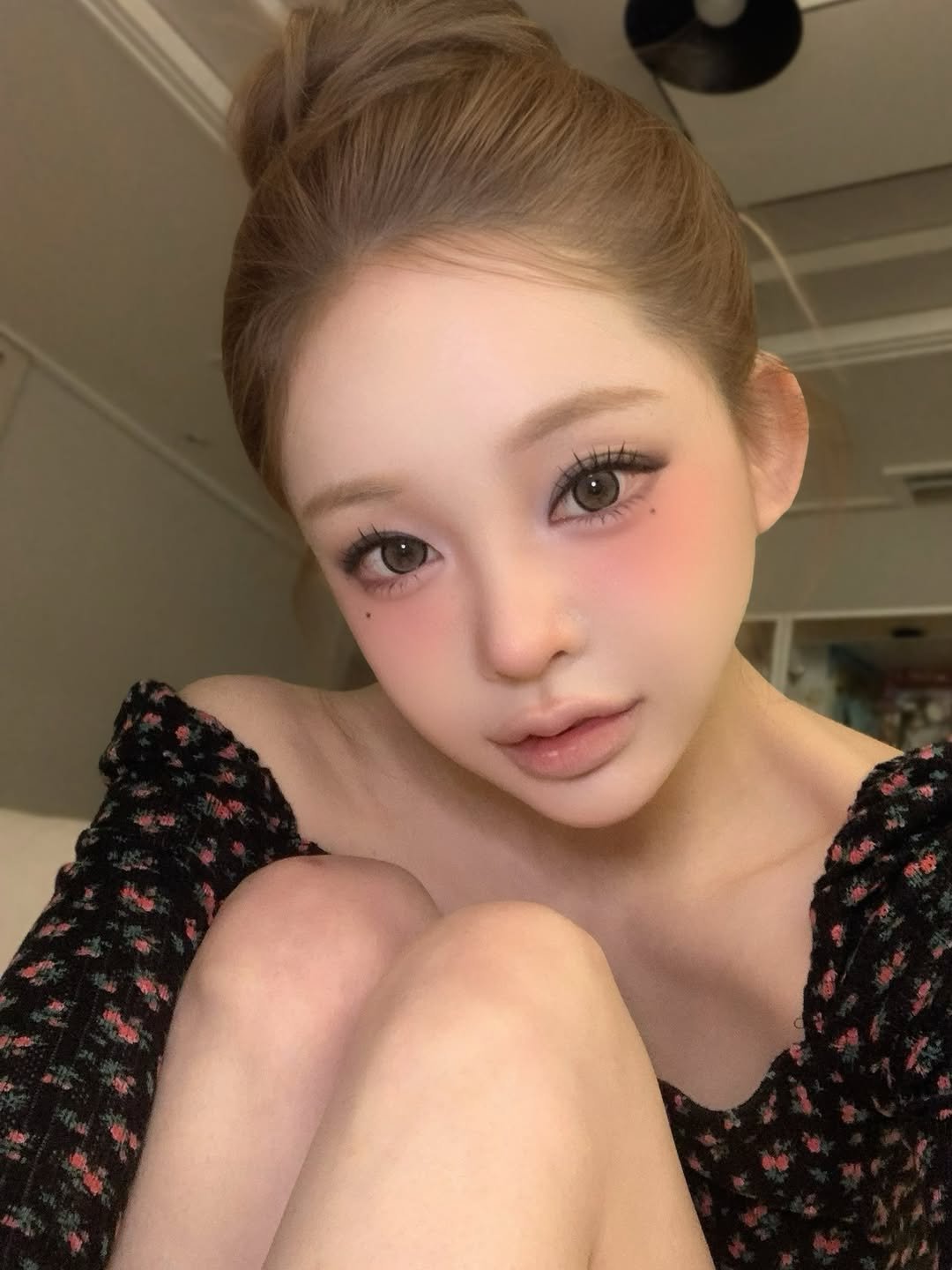 Photo by 유앤아인 on December 14, 2025. May be a selfie of one or more people, makeup, hair and text.