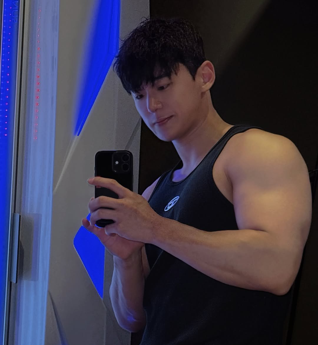 young_ju.__ 게시물 이미지: @itstan_bundang 앰버서더 장주콩
2회 차 슬슬 올라오는 까무잡짭 색깔...
