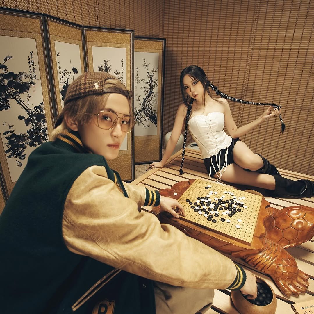 Photo shared by 이영지 on December 13, 2024 tagging @onyourm__ark.