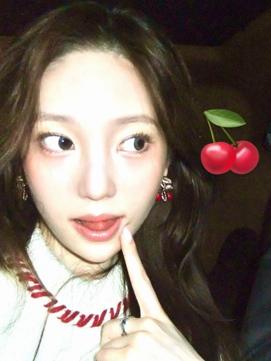 youngseo 게시물 이미지: 🍒🩷😎