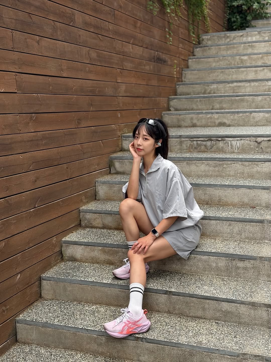 youngwonderful_ 게시물 이미지: running mate 🏃‍♀️✨

아직도 귀 꽉 막는 이어폰 끼고...