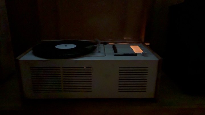 younha_holic 게시물 이미지: RescuE LP 출시 되었습니다💿
앨범과 똑같은 액자형 🖼️