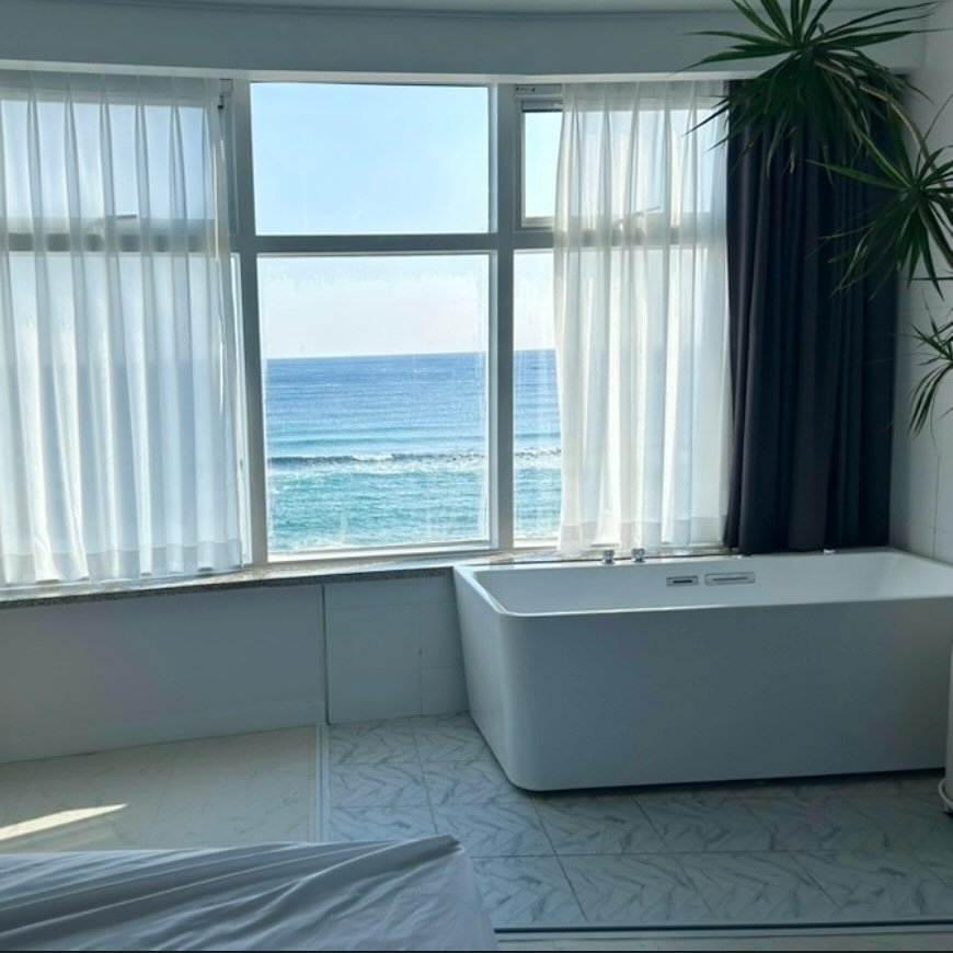 Photo by 당신의안목 // 안목언니🥰 on March 31, 2025.