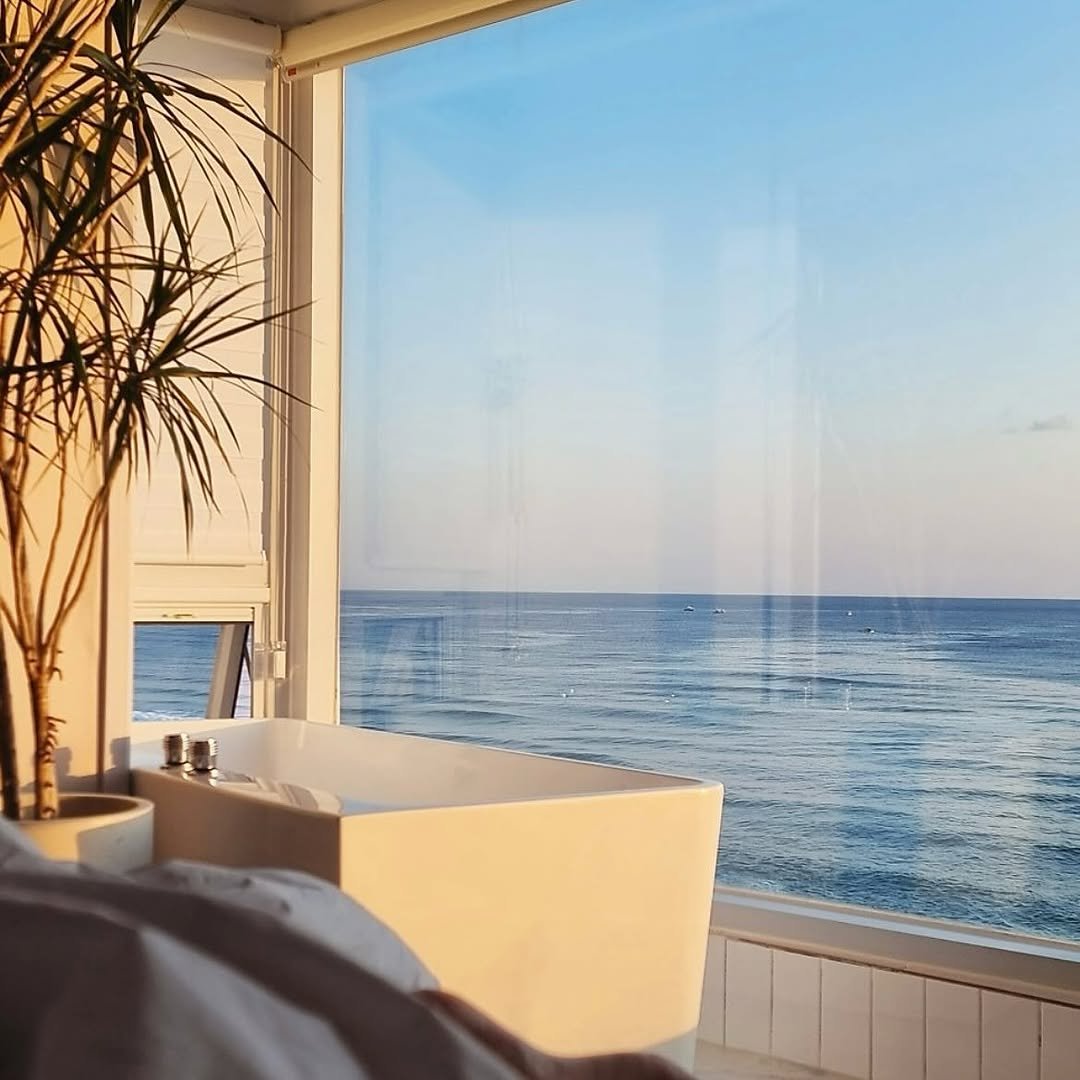 Photo by 당신의안목 // 안목언니🥰 on April 06, 2025.