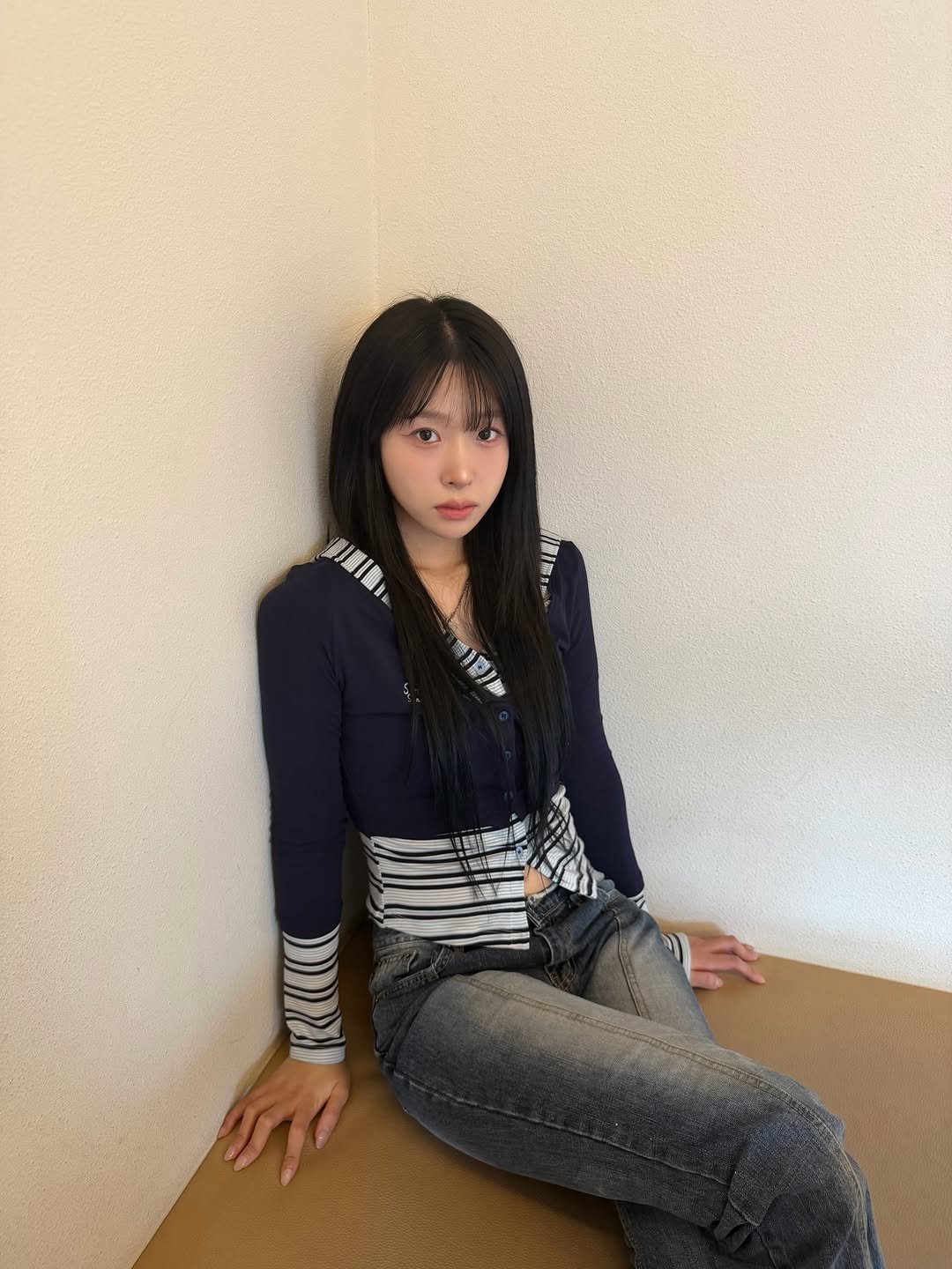 yourhyeda 게시물 이미지: 아 카페에서 화보 찍지 말라니까 김혜다