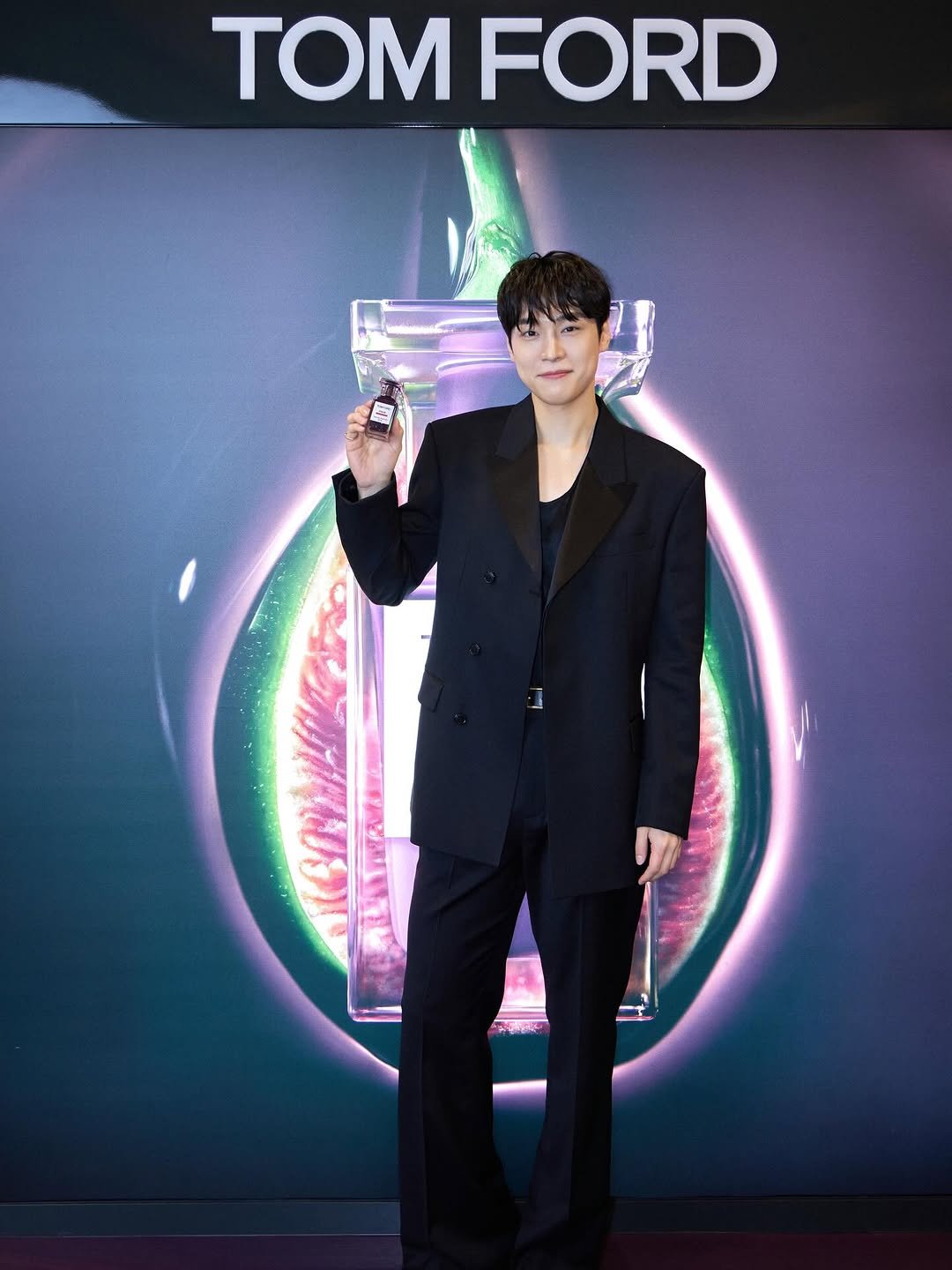 Photo shared by 강유석 you seok kang on February 06, 2026 tagging @tomfordbeauty. May be an image of one or more people, suit and dinner jacket.