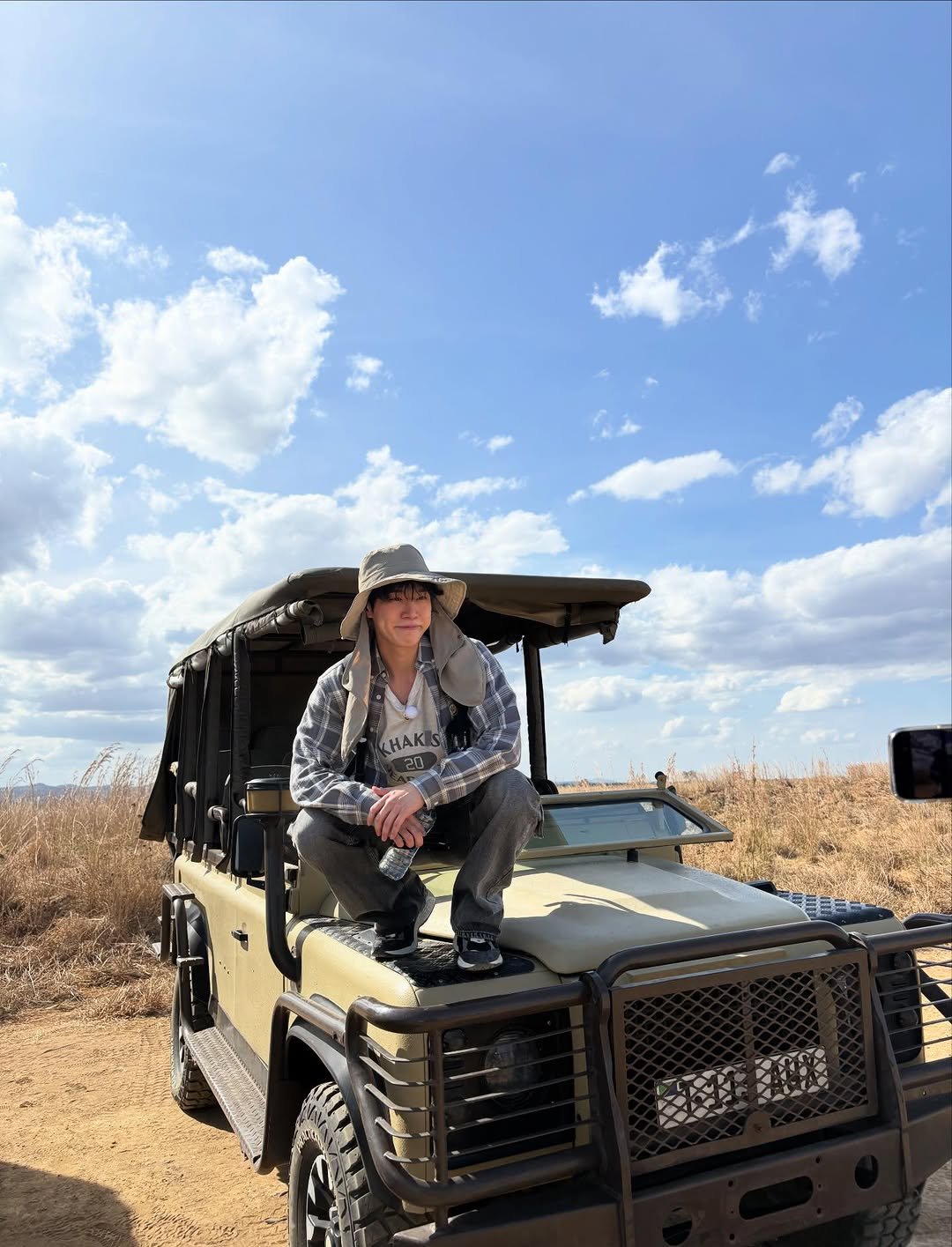 Photo by 강유석 you seok kang on December 03, 2025. May be an image of tractor.