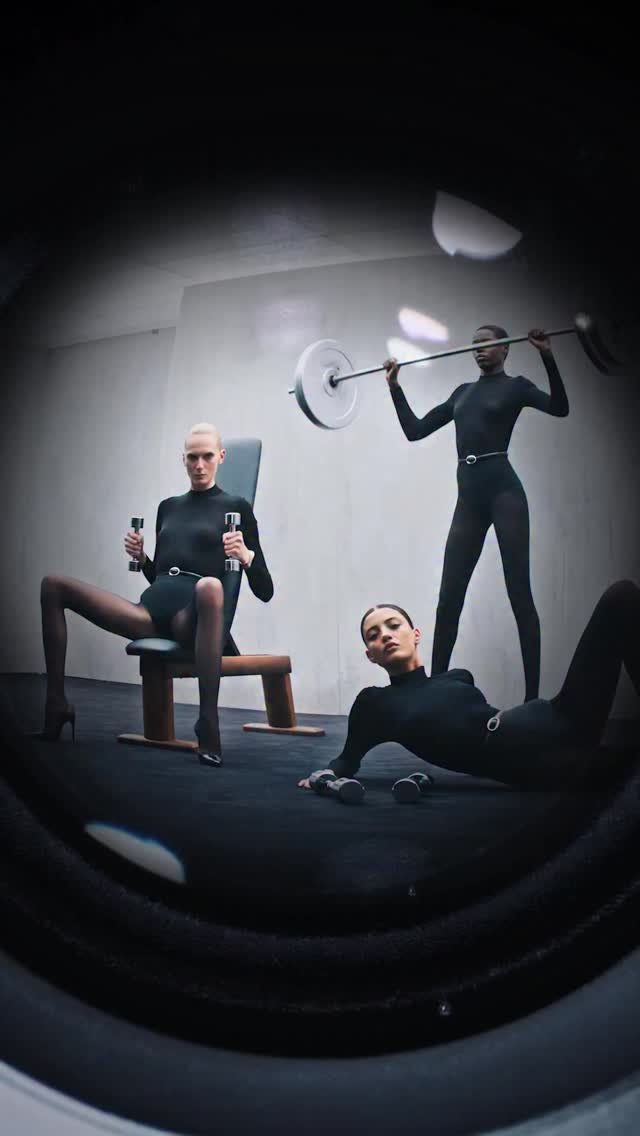 yslbeauty 게시물 이미지: Stretch. Sculpt. Raise.
Your lash workout...