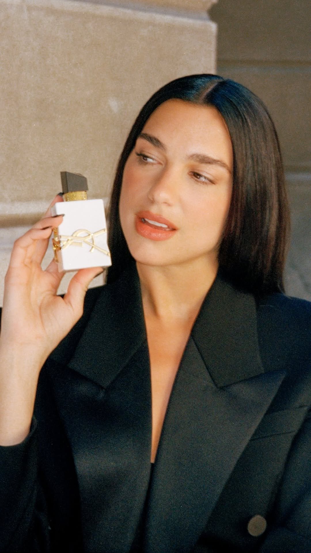 yslbeauty 게시물 이미지: @dualipa is sharing her favourite LIBRE...