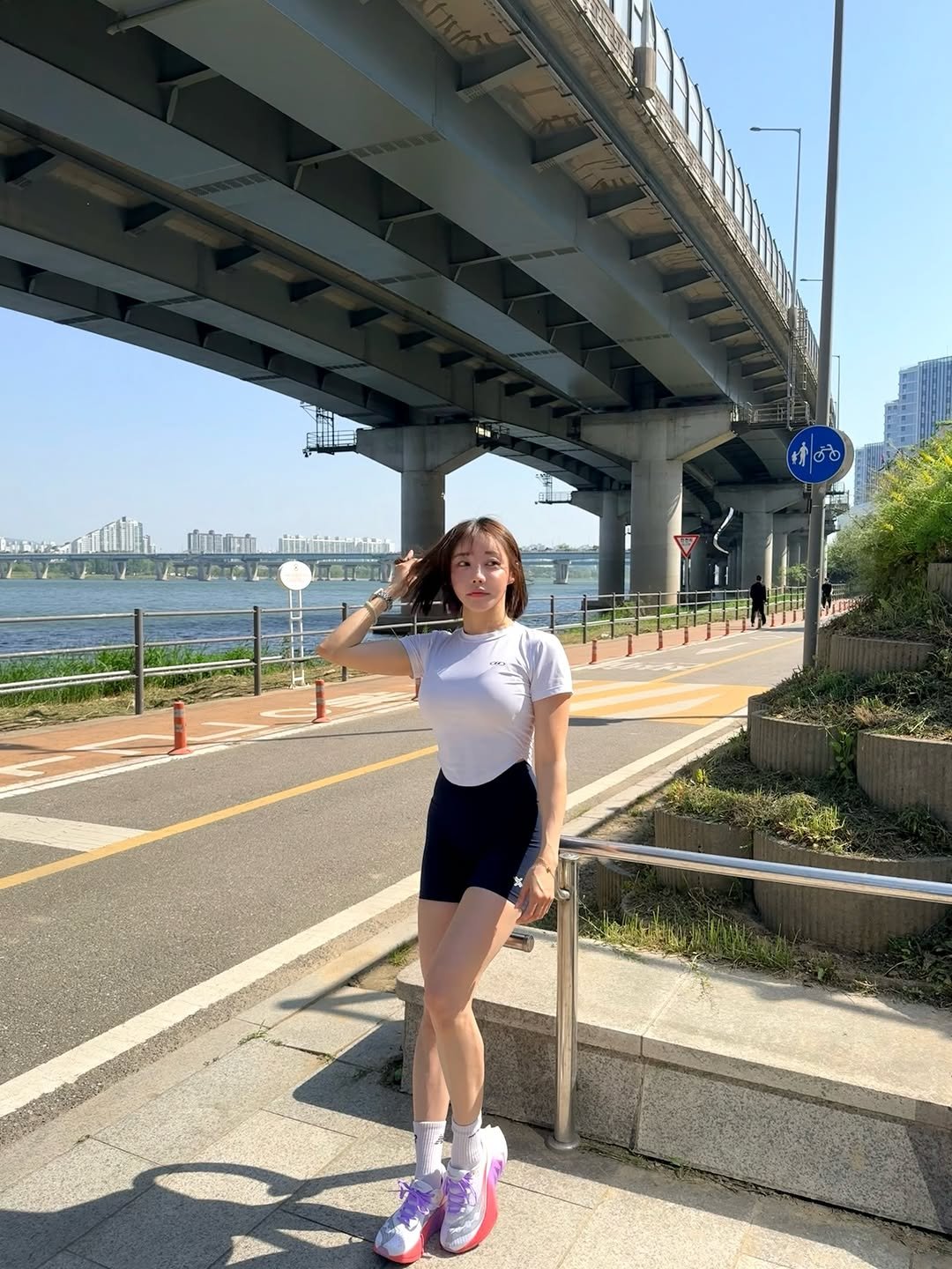 yubin_.c 게시물 이미지: 시작된 연휴에 빠질 수 없는
러닝
나도 러닝말고 여행가고 싶다고
투덜대다가 짧게 완 🥹