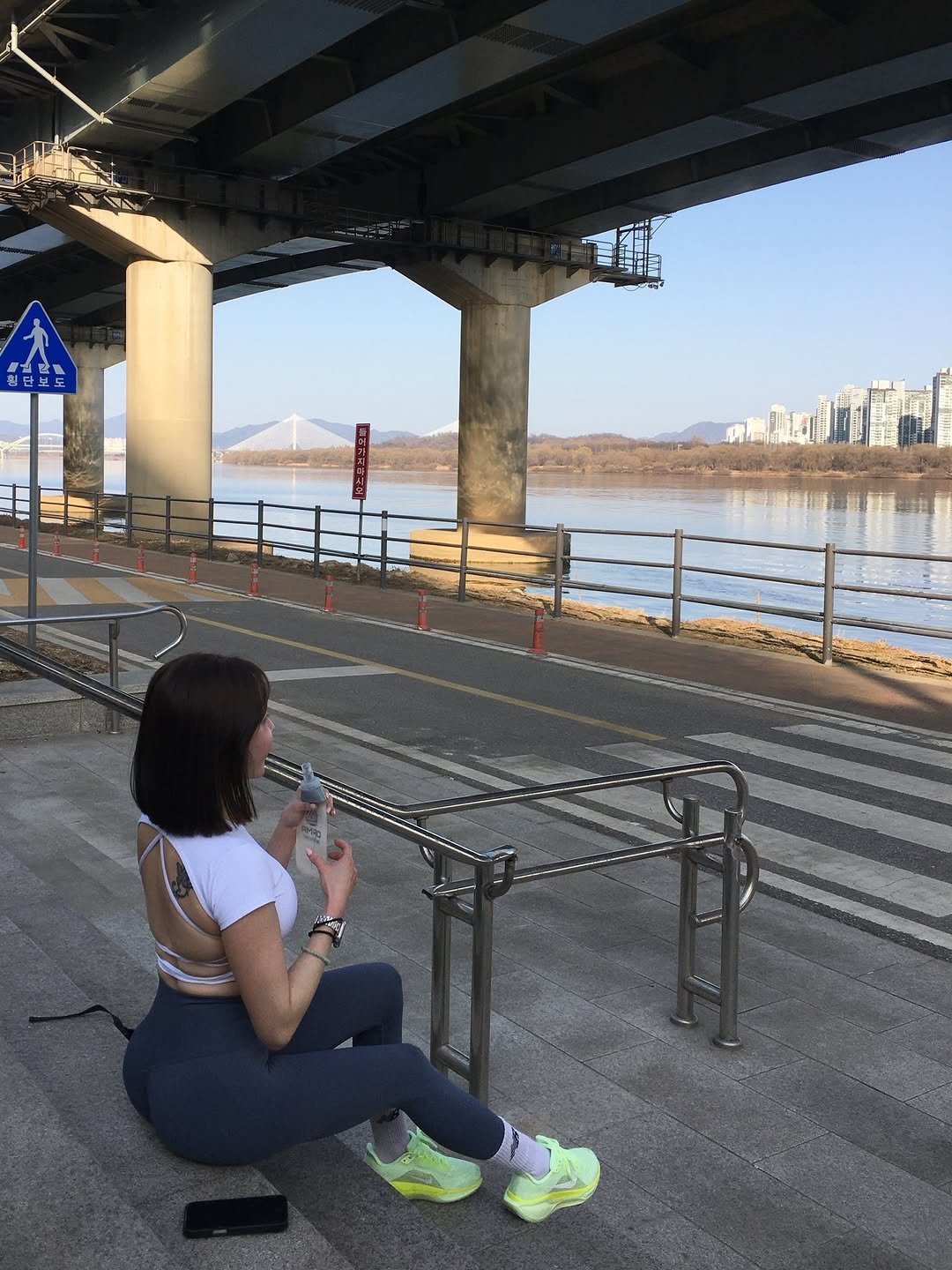 yubin_.c 게시물 이미지: 오랜만에 러닝이라 힘들겠지 힘들겠지 하고 뛰었더니
진짜 힘든것 같아서 워치를보니까...