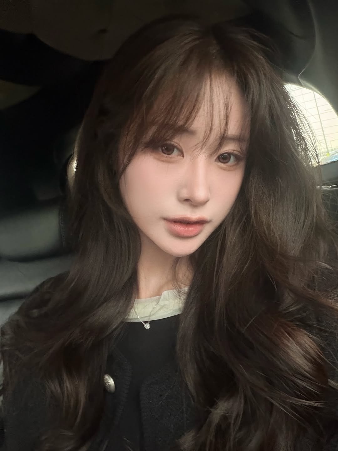 Photo by 유히로 on January 13, 2026. May be a selfie of one or more people, hair and text.