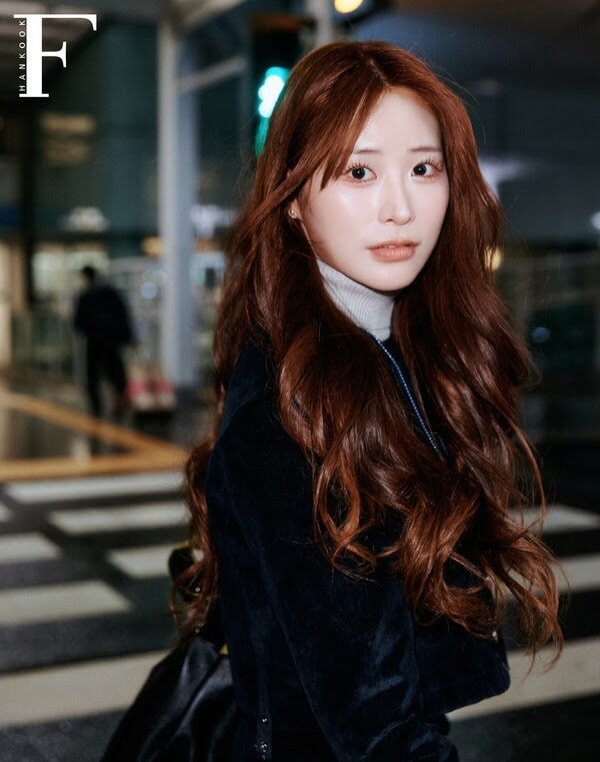 Photo shared by 유히로 on December 14, 2025 tagging @sonyounaclinic, and @phenomenonseeper. May be an image of one or more people, hair and text.