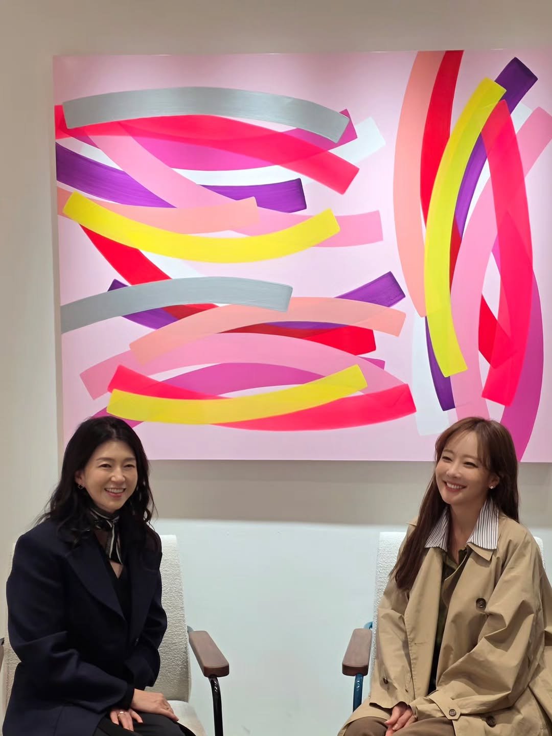 Photo by 소유진 on October 29, 2025. May be pop art of text.