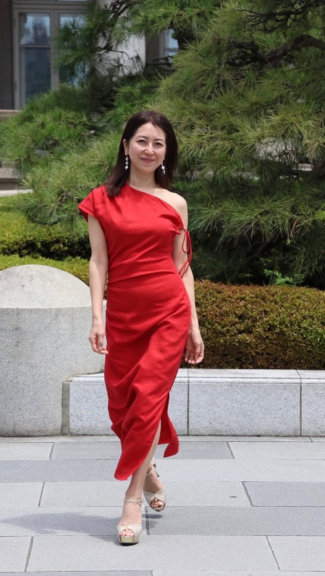 yukidesukedonanika_ 게시물 이미지: ❤️👗

鮮やかなレッドにひと目惚れ❤️

スペイン発のファッションブランド【MANGO】で見...