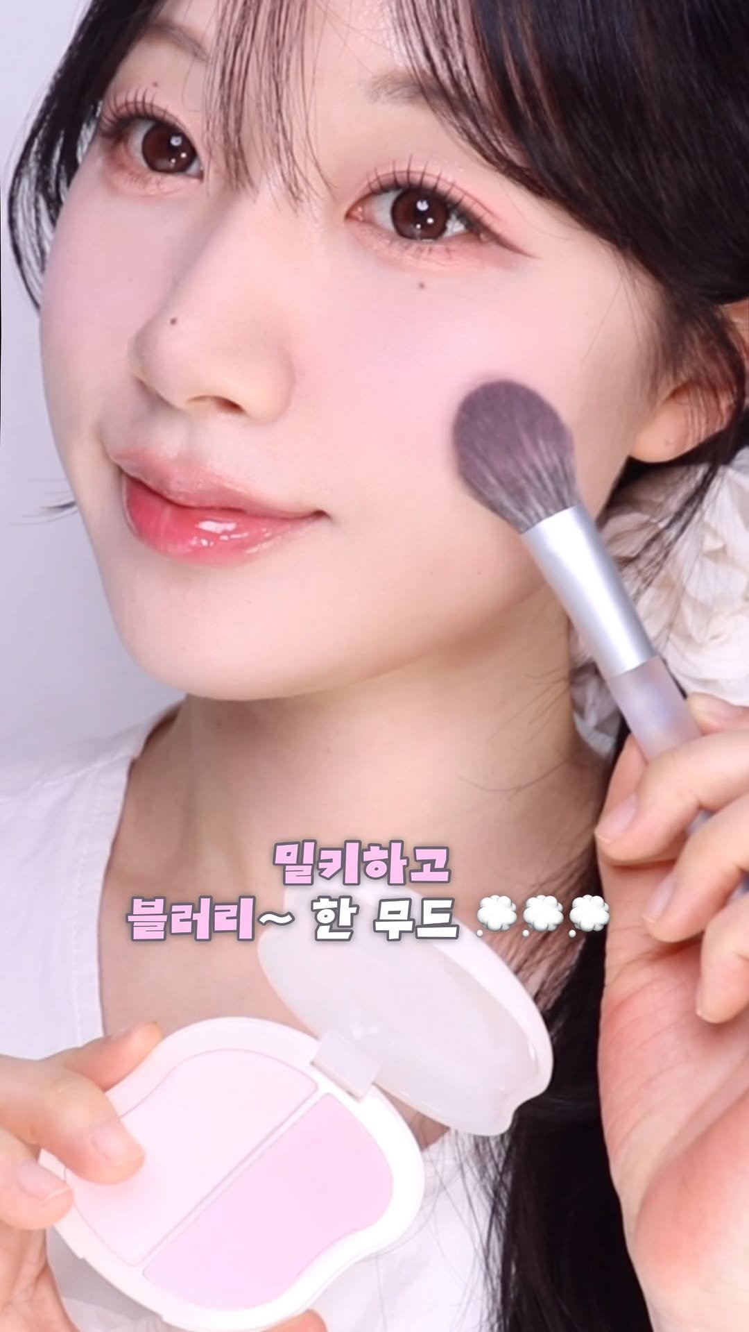 yulia_xuu 게시물 이미지: #광고 @eglips.official 

블러셔 하나로 원하는 여러 색상을 만들 수...