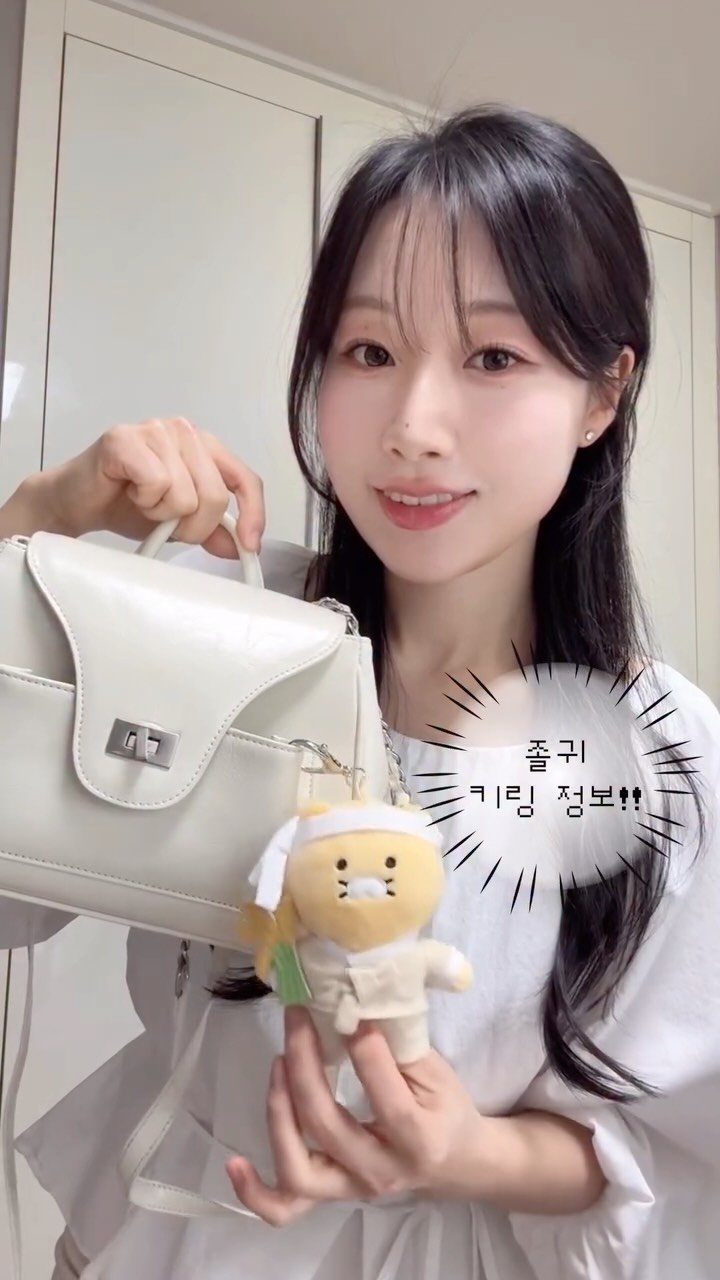 yulia_xuu 게시물 이미지: #광고 @beautyofjoseon_official 

선크림 샀더니 
춘식이...