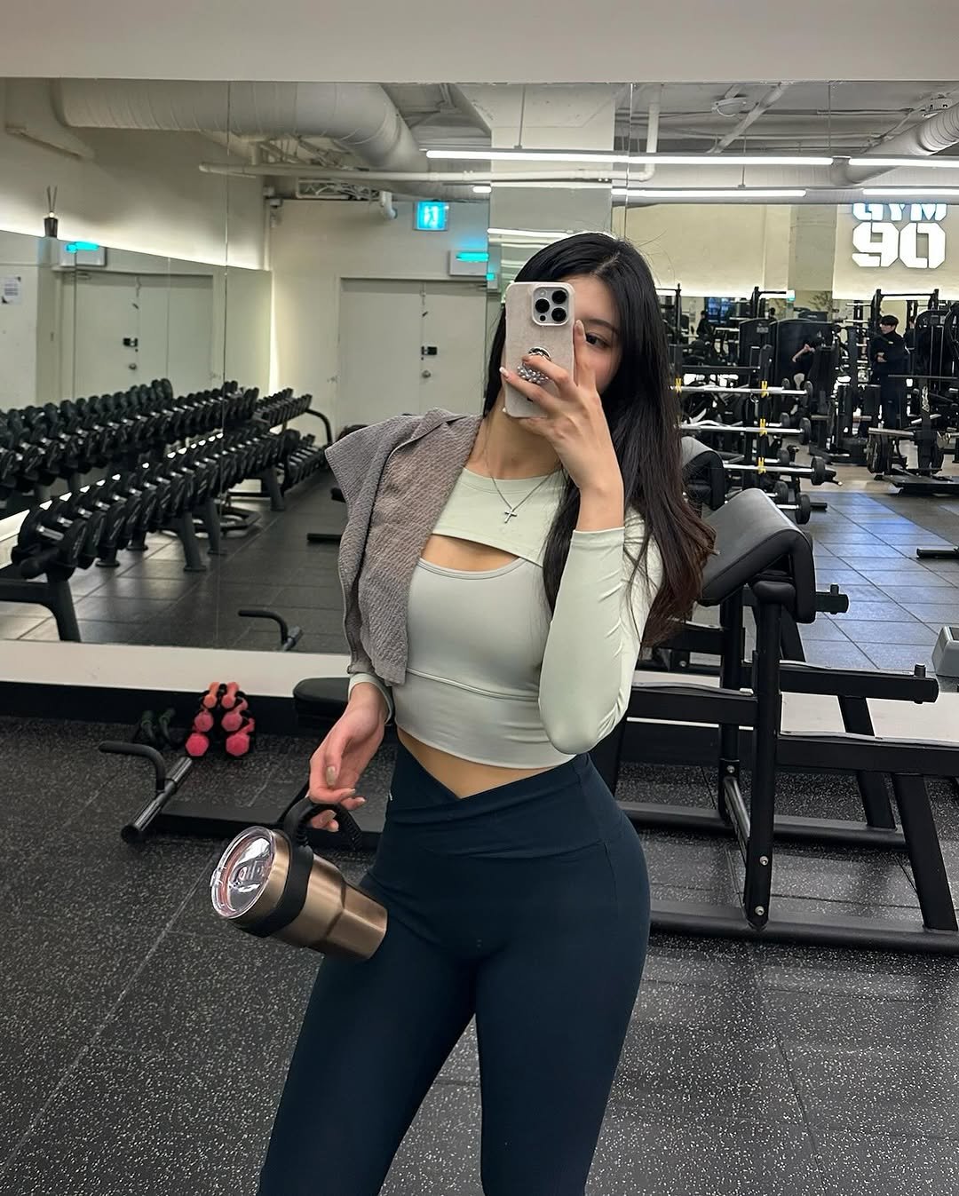 yumbi_fit 게시물 이미지: 금욜욜욜 #오운완 
진짜 작년에 천계 한시간씩 어케탔지..
유산소 30분은...