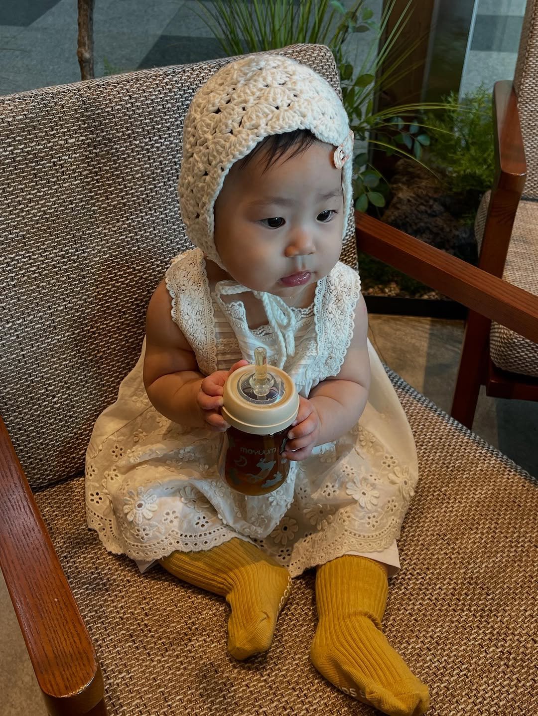 Photo by 하람맘 | 육아소통 | 육아일상 | 육아템 on August 17, 2025. May be an image of 1 person, baby, knit and text.