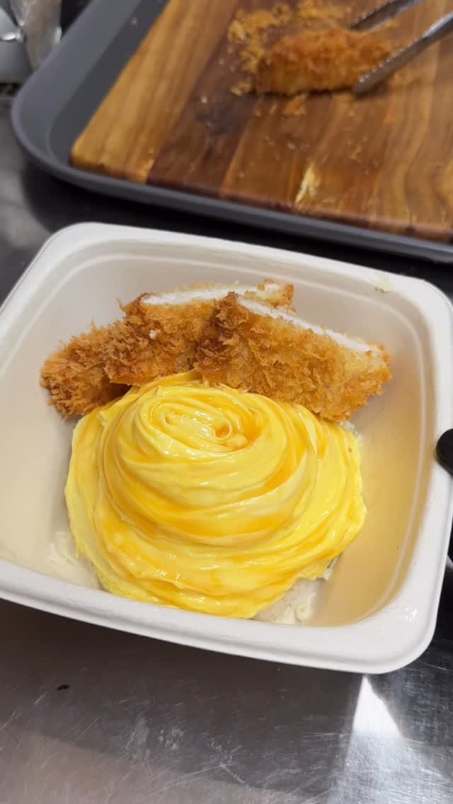 yummy_food_2211 게시물 이미지: 서울에서 일본식 카레 오므라이스를 주문하면 생기는 일 Japanese egg...
