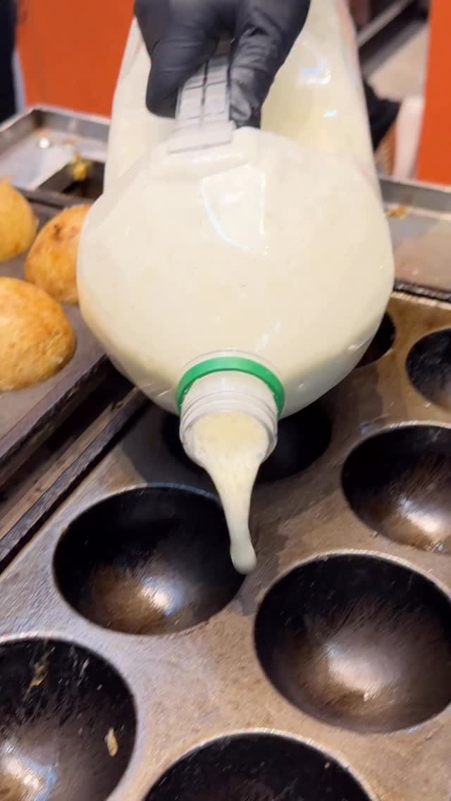 yummy_food_2211 게시물 이미지: Amazing giant cheese egg takoyaki 오코노미야끼를 타코야끼...