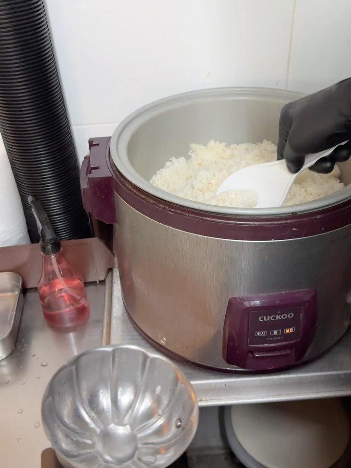 yummy_food_2211 게시물 이미지: 서울에서 일본식 카레 오므라이스를 주문하면 생기는 일 Japanese egg...