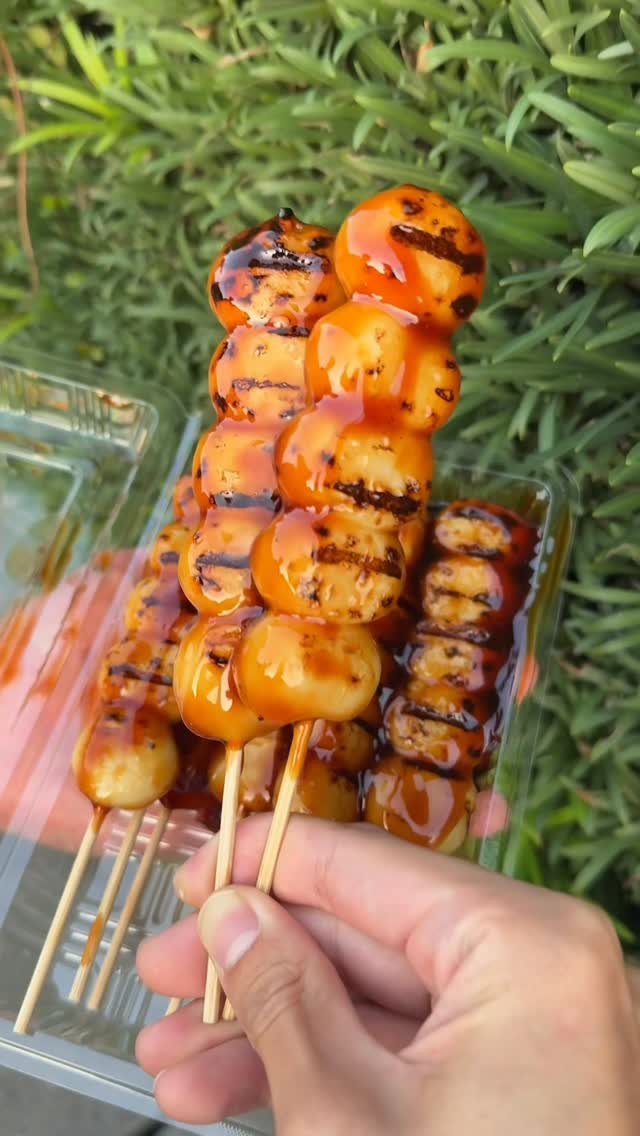 yumuken_gourmet 게시물 이미지: 97歳の和菓子職人が作る絶品みたらし団子🇯🇵

【盛華堂】

長年愛される大人気の和菓子屋さん...