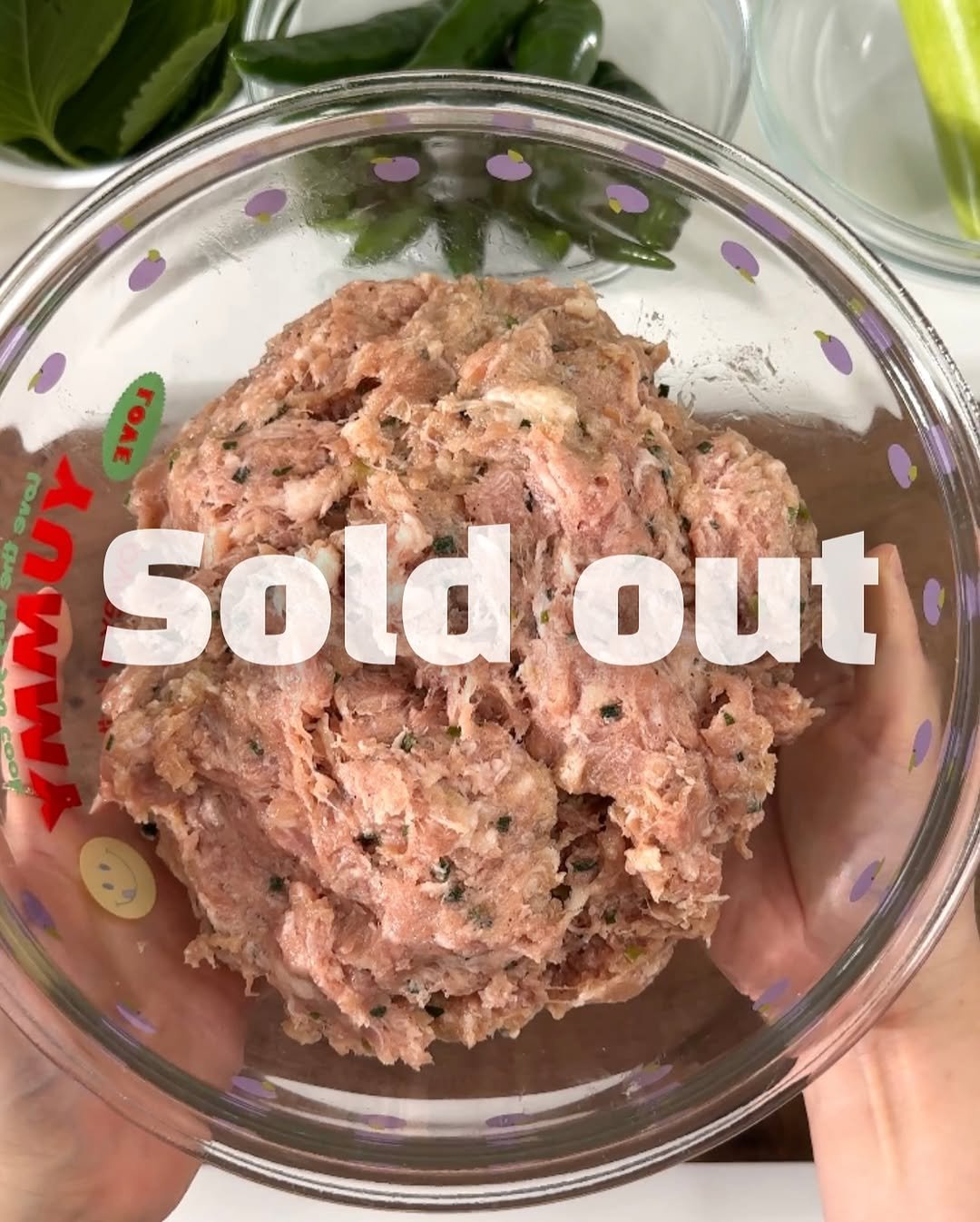 Photo by 냠냠부부의 집밥기록🤍 on September 15, 2025. May be an image of meatloaf, petfood and text that says 'TO Soldout out Sold'.
