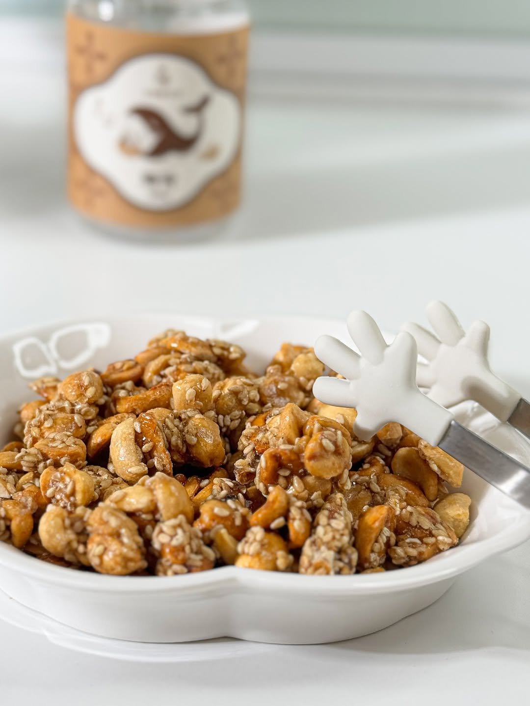 Photo shared by 냠냠부부의 집밥기록🤍 on August 02, 2025 tagging @gorae_mill. May be an image of almonds, cereal, granola, popcorn, pecans and text that says 'CO'.