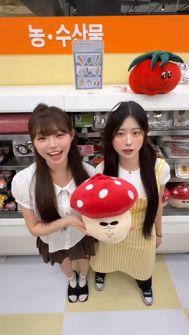 yungduckk 게시물 이미지: 한번도 싸운적 없는 자매♥
뭉순임당 @ahnhaeyo 팝업에서 귀여운?거 구경하고...