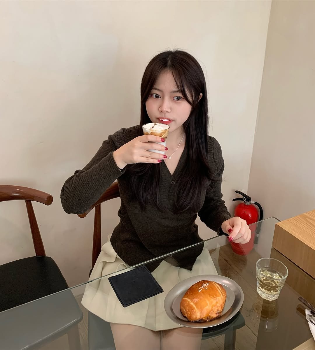 Photo by 윤하짱 ⸜❤︎⸝‍ ​| 핏폴유 on November 04, 2025. May be an image of text.