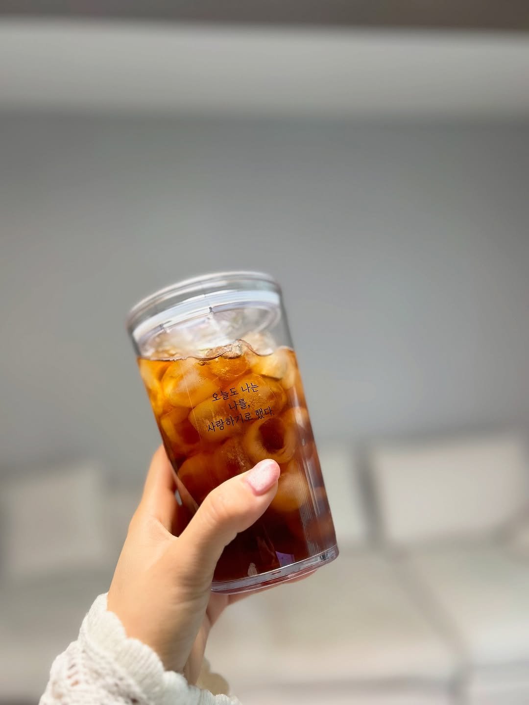 Photo by ╹유니브╹다이어트╹순환╹홈트╹건강 on November 03, 2025. May be an image of coffee cup, cup, cornflower and text.