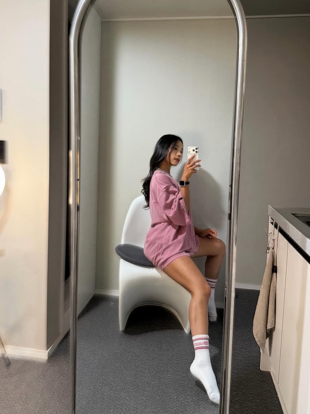 yunseo_6605 게시물 이미지: 원래 오버핏 안 입는데 
#머스콜로 입고 오버핏 매력에 한달째 헤어나오질 못하는 중...