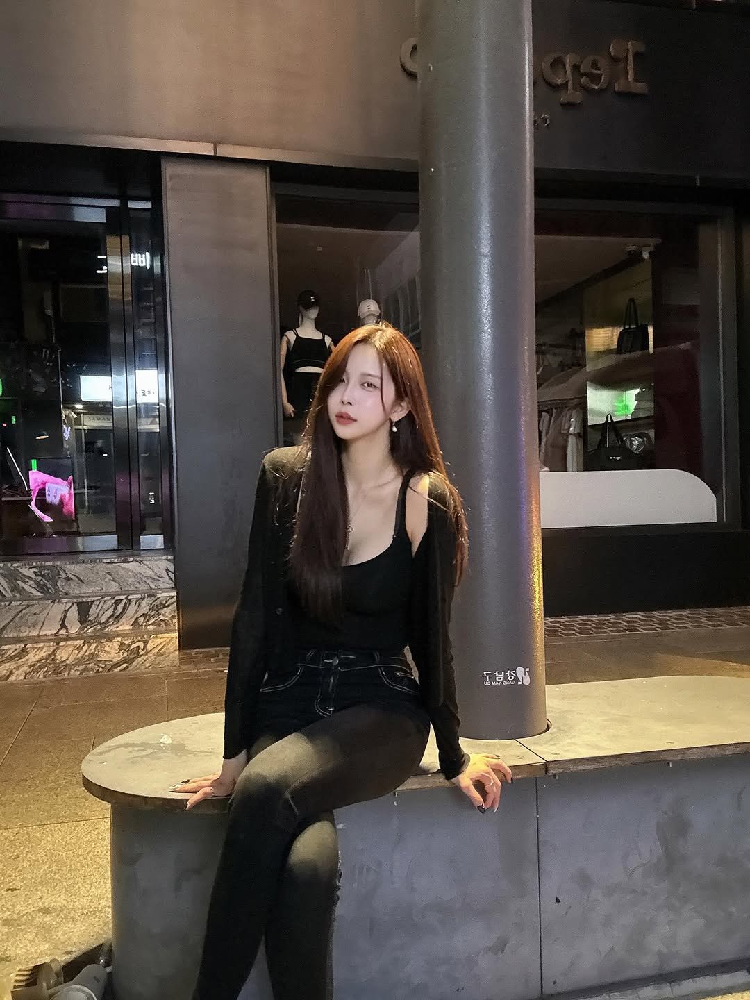 Photo by 이윤우 on July 11, 2025. May be an image of 1 person, hair and text.