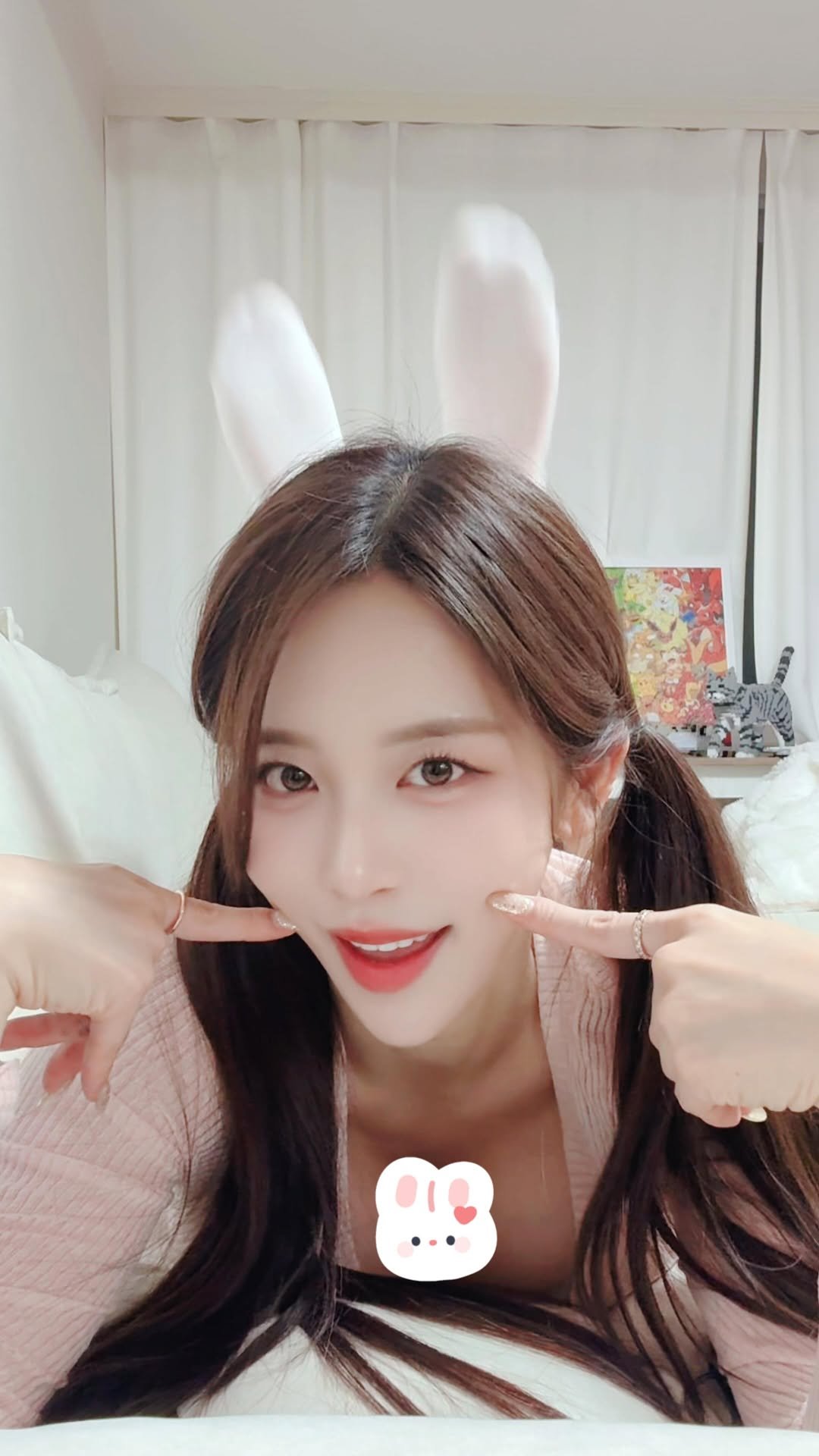 yunu_queen_96 게시물 이미지: 토끼 같은 여친이랑 사는 법.avi 

#커플 #장난 #토끼 #couplecomedy #우주최강여친