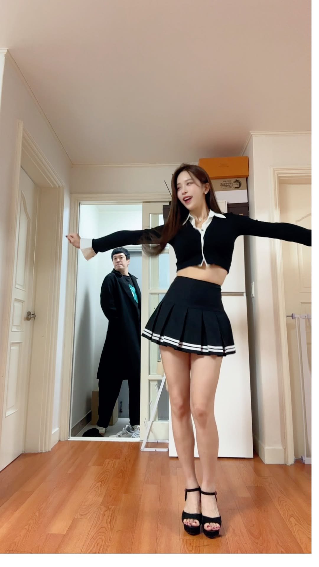 yunu_queen_96 게시물 이미지: 밖에서 노는 것보다 집에서 여친 춤추는 거 구경하는 게 제일 재밌음 ㅋㅋㅋ

#커플...