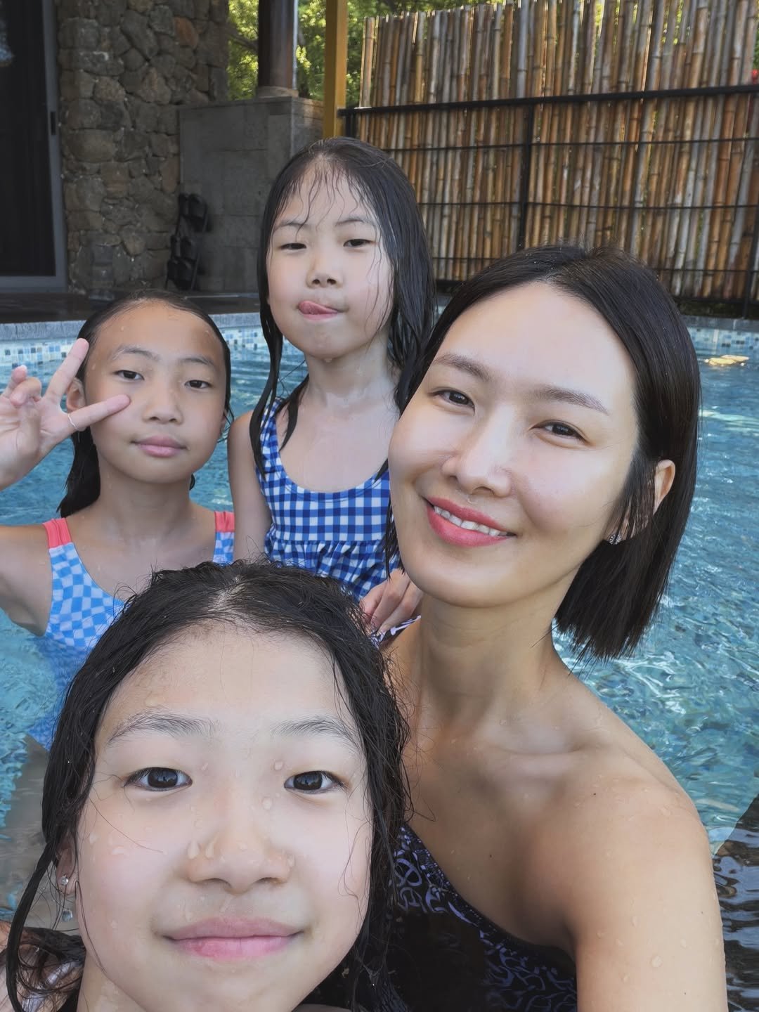 yunyun_six 게시물 이미지: 👙🩱 girls✌️