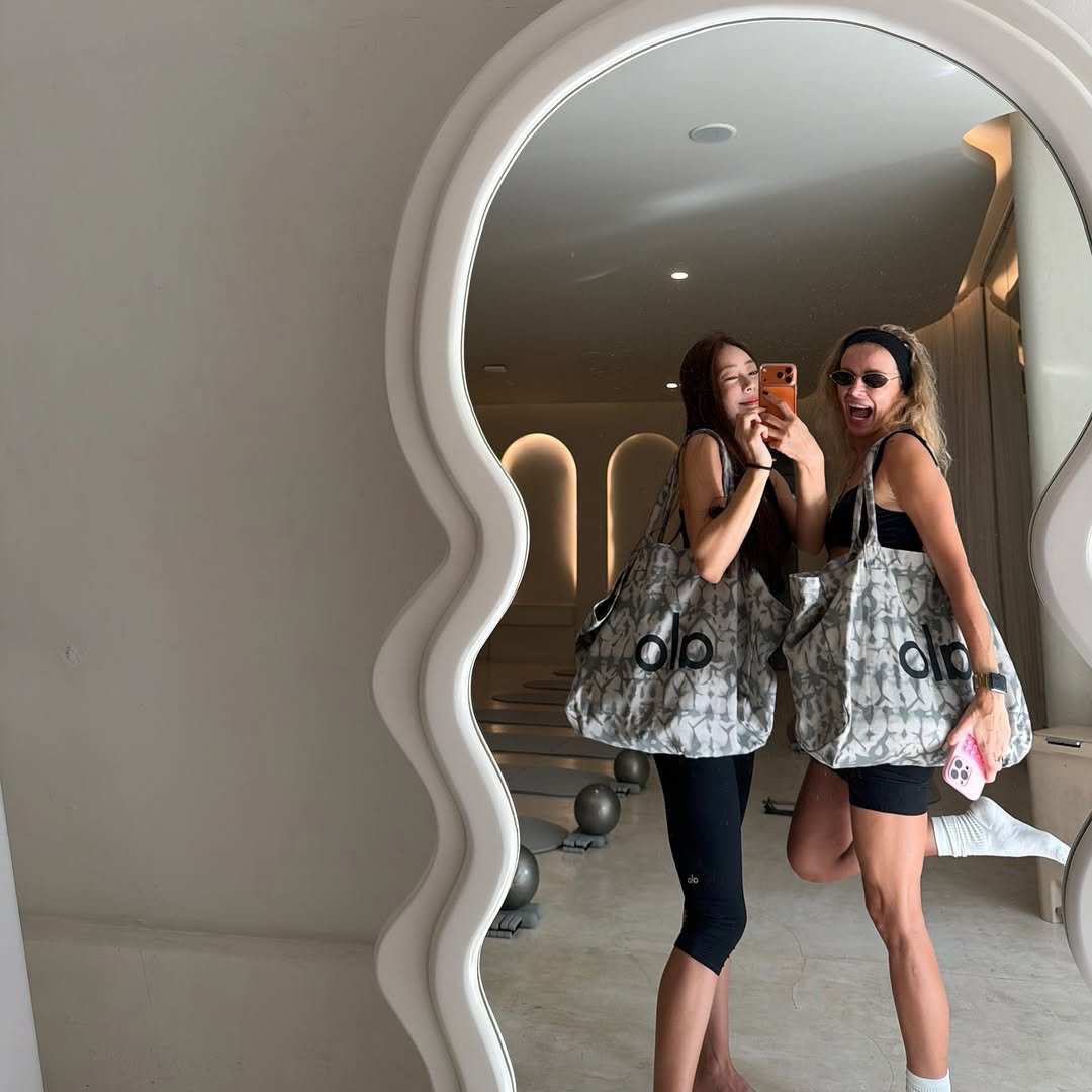 Photo shared by 오유희 유피마켓 on February 19, 2026 tagging @yupiyupi_up. May be a selfie of one or more people, hair, top, mirror, cornflower and text.