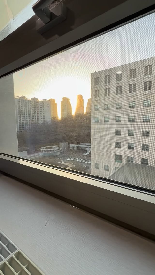 yurismatv 게시물 이미지: 아버지… 해가 뜨네요…
옆에서 지켜드릴테니 겁먹지말아요…
#하루를 더 버텨주시는 아버지