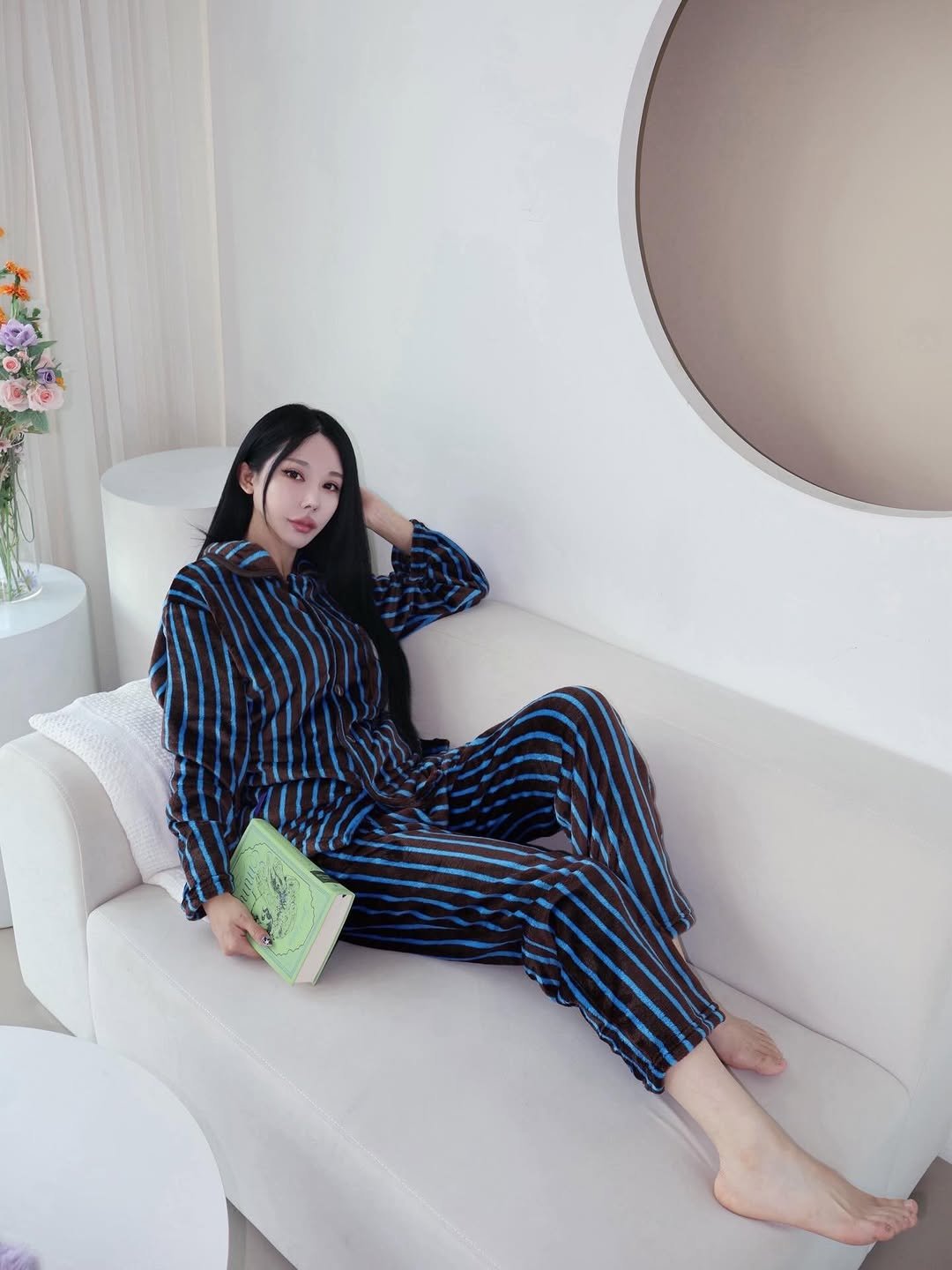 Photo by 유라 (李유라) on November 29, 2025. May be an image of sleepwear.