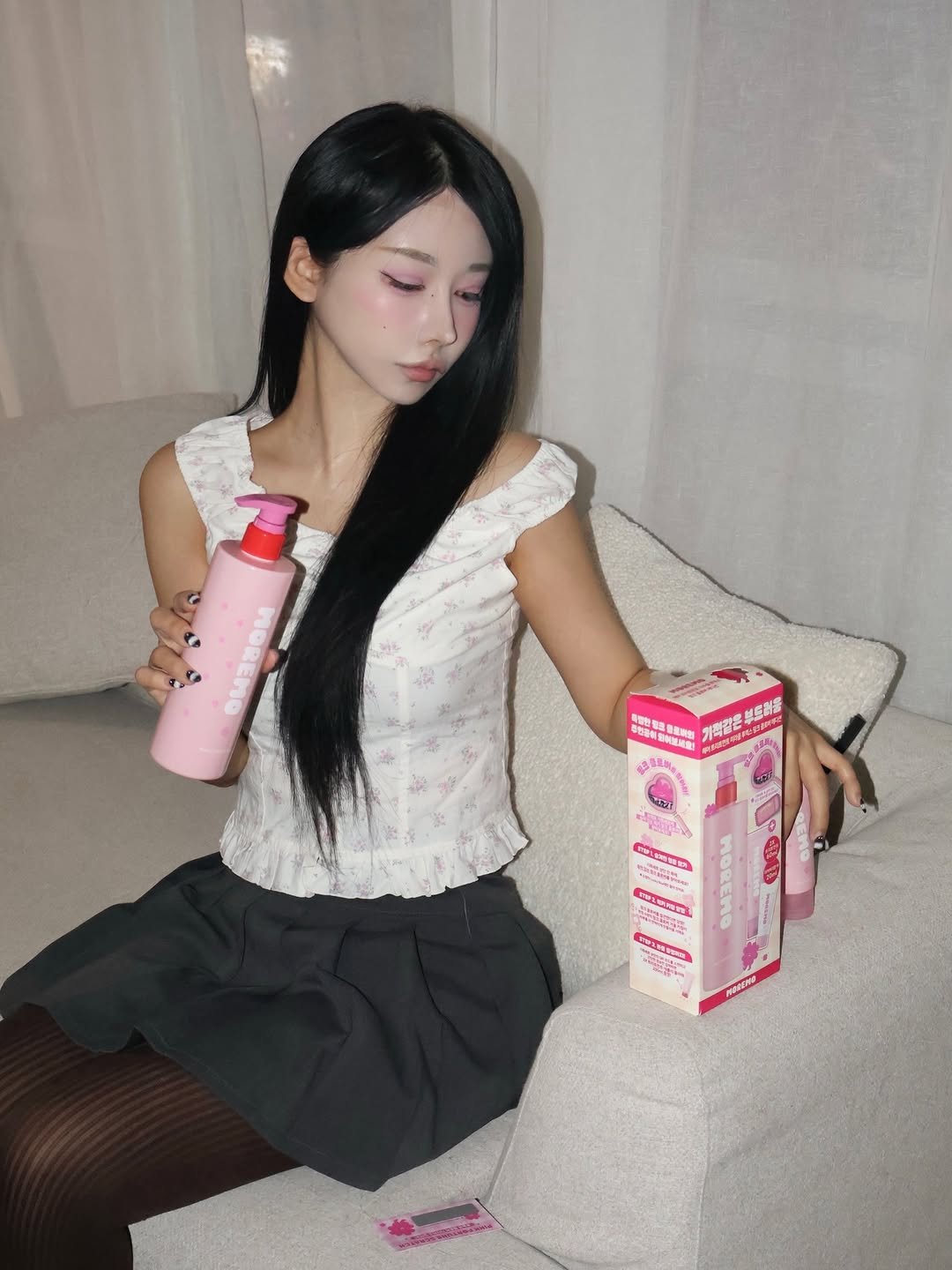 Photo shared by 유라 (李유라) on January 15, 2026 tagging @oliveyoung_official, and @moremo_official. May be an image of water bottle, bottle and text.