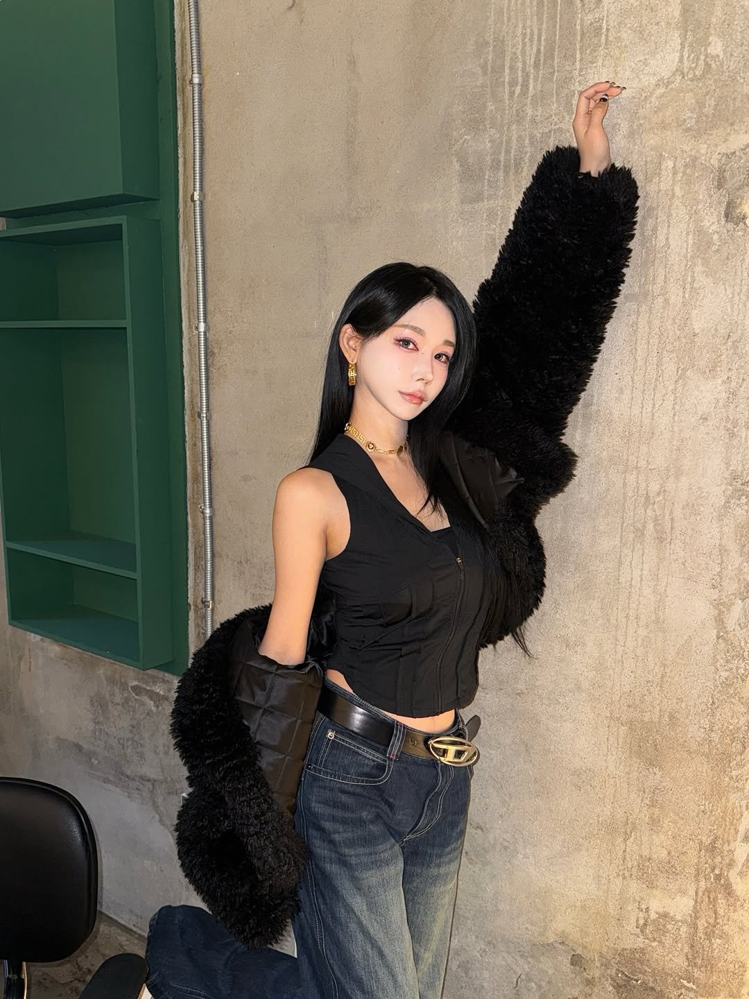 Photo shared by 유라 (李유라) on January 14, 2026 tagging @diesel, @bohemian_seoul, and @lazyz.official. May be an image of one or more people, hair, top and text.