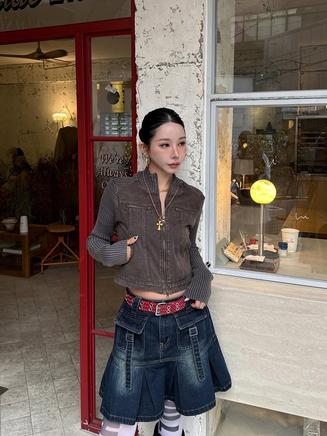 Photo shared by 유라 (李유라) on November 27, 2025 tagging @saveheelskr, and @ordinaryholiday.official. May be an image of text that says 'E3 Were: Always: I'.