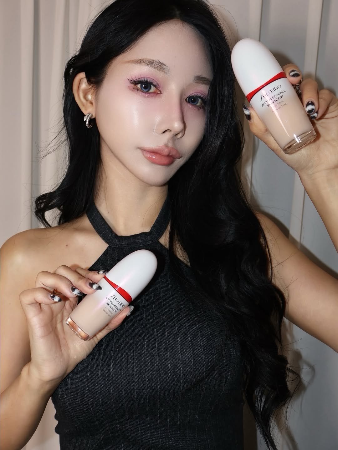 Photo by 유라 (李유라) on January 02, 2026. May be an image of one or more people, makeup, lipstick, hair product, hand cream, lotion, ointment and text.