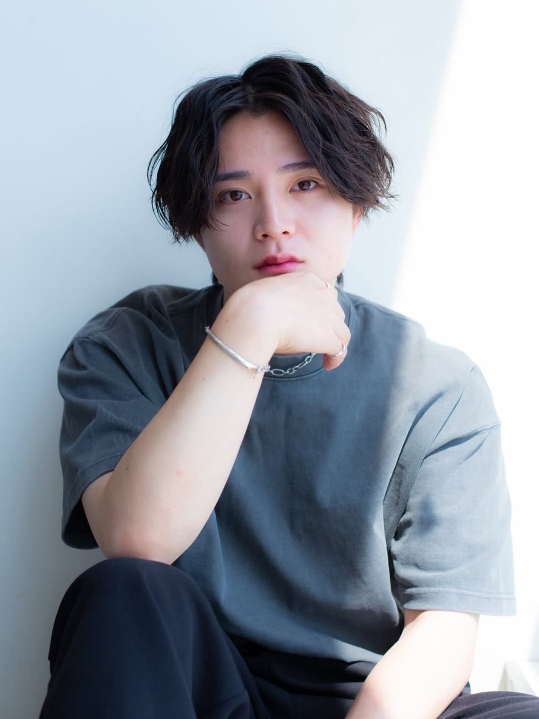 Photo by FACE。大船 yuya  【大船/横浜/鎌倉/韓国メンズヘア/ニュアンスパーマ/カルマパーマ/シャドウパーマ】 on September 22, 2025. May be an image of 1 person.