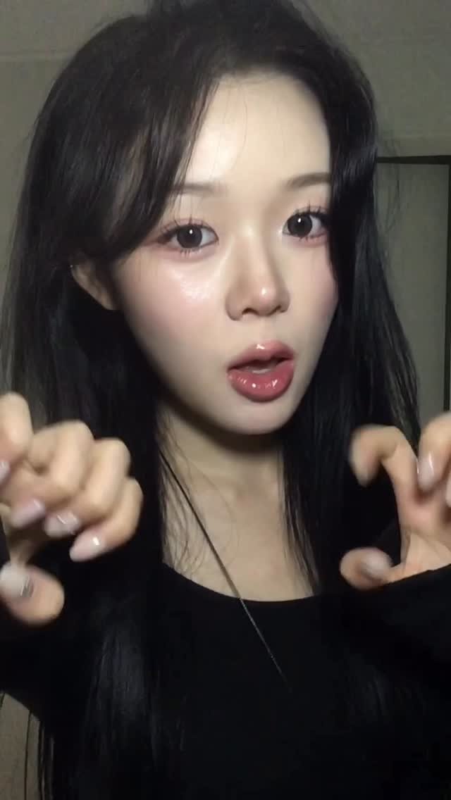 yxx_n2 게시물 이미지: 유행 따라가고 싶어서 벌떡 일어나서 찍음