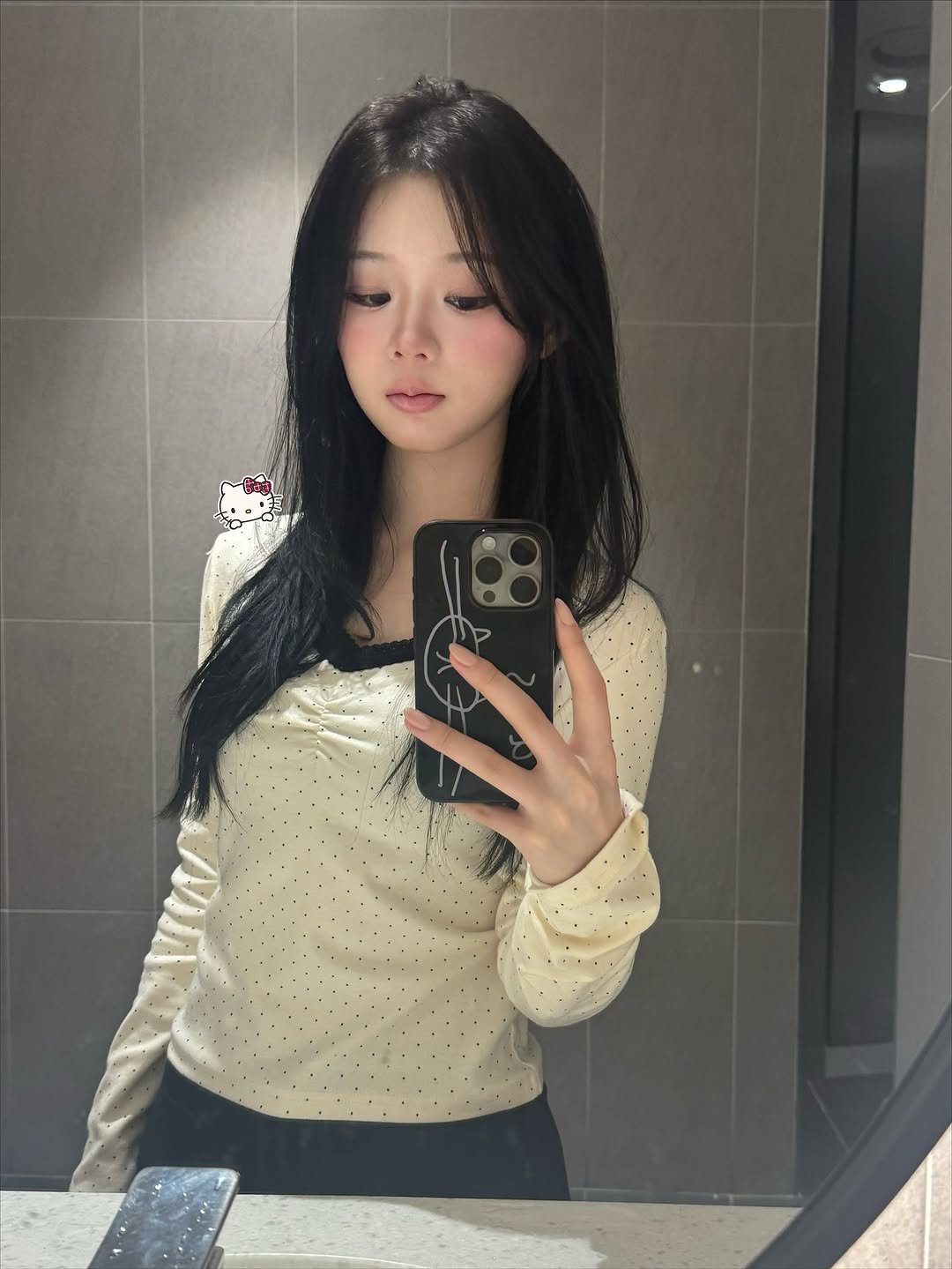 Photo shared by 홍유연 on October 16, 2025 tagging @u_bion_. May be a selfie of one or more people, hair, phone, top, mirror and text.