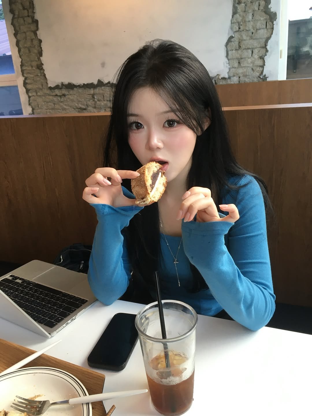 Photo shared by 홍유연 on October 23, 2025 tagging @u_bion_. May be an image of toast and text.