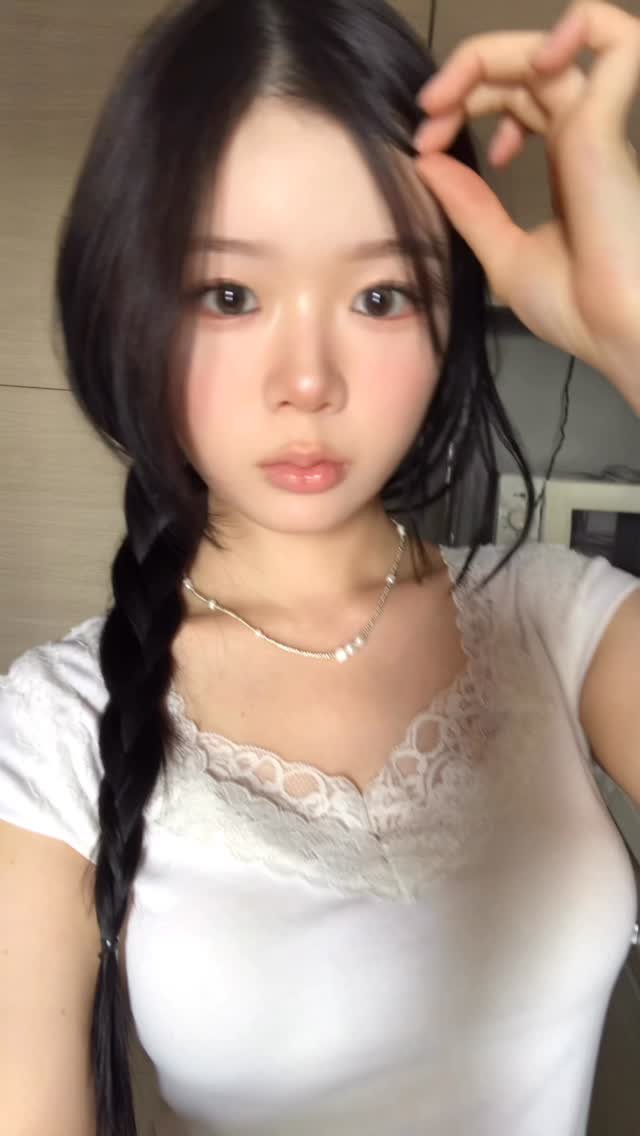 yxx_n2 게시물 이미지: 파타야에서 #grwm (with 센트럴파타야에서 구매한 렌즈)

#makeup...