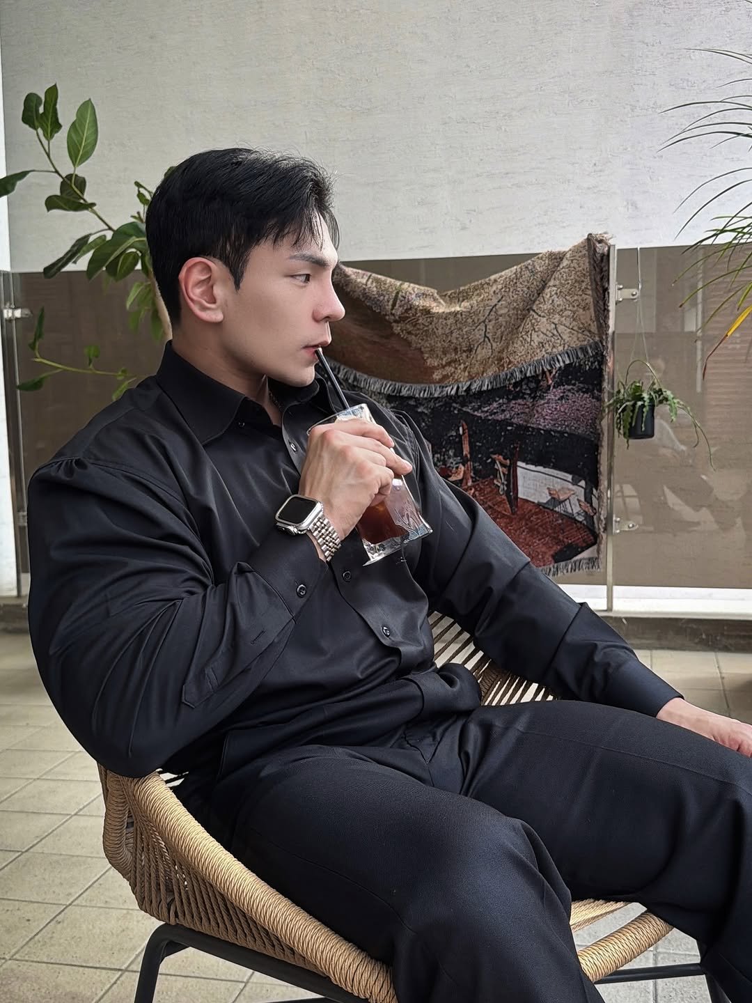 yxxae 게시물 이미지: 카페인 할당량 초과
퀭